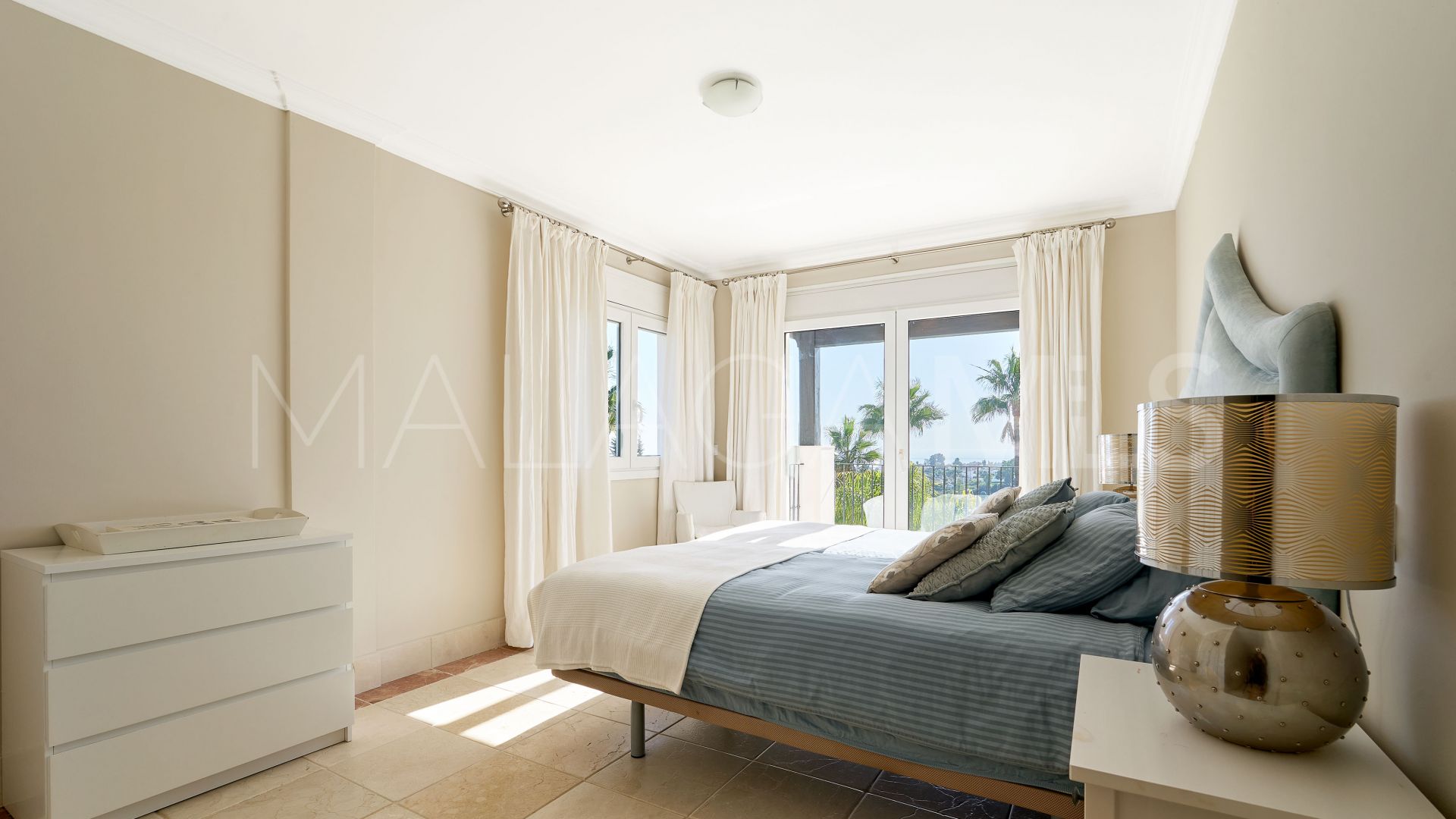 Buy El Padron villa with 4 bedrooms