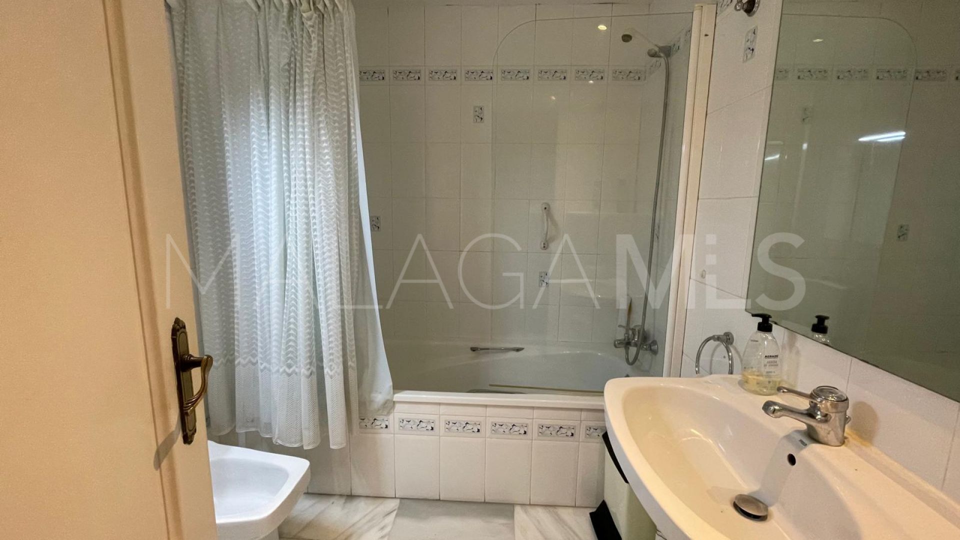 Estepona Ciudad, apartamento a la venta with 3 bedrooms
