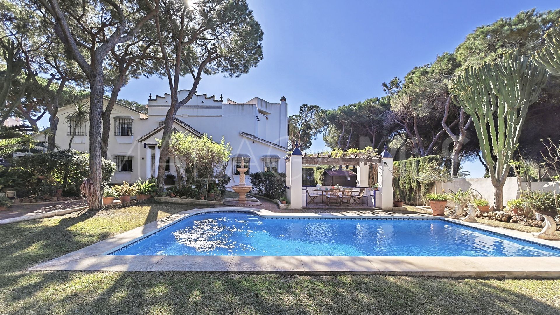 Villa for sale in Marbesa