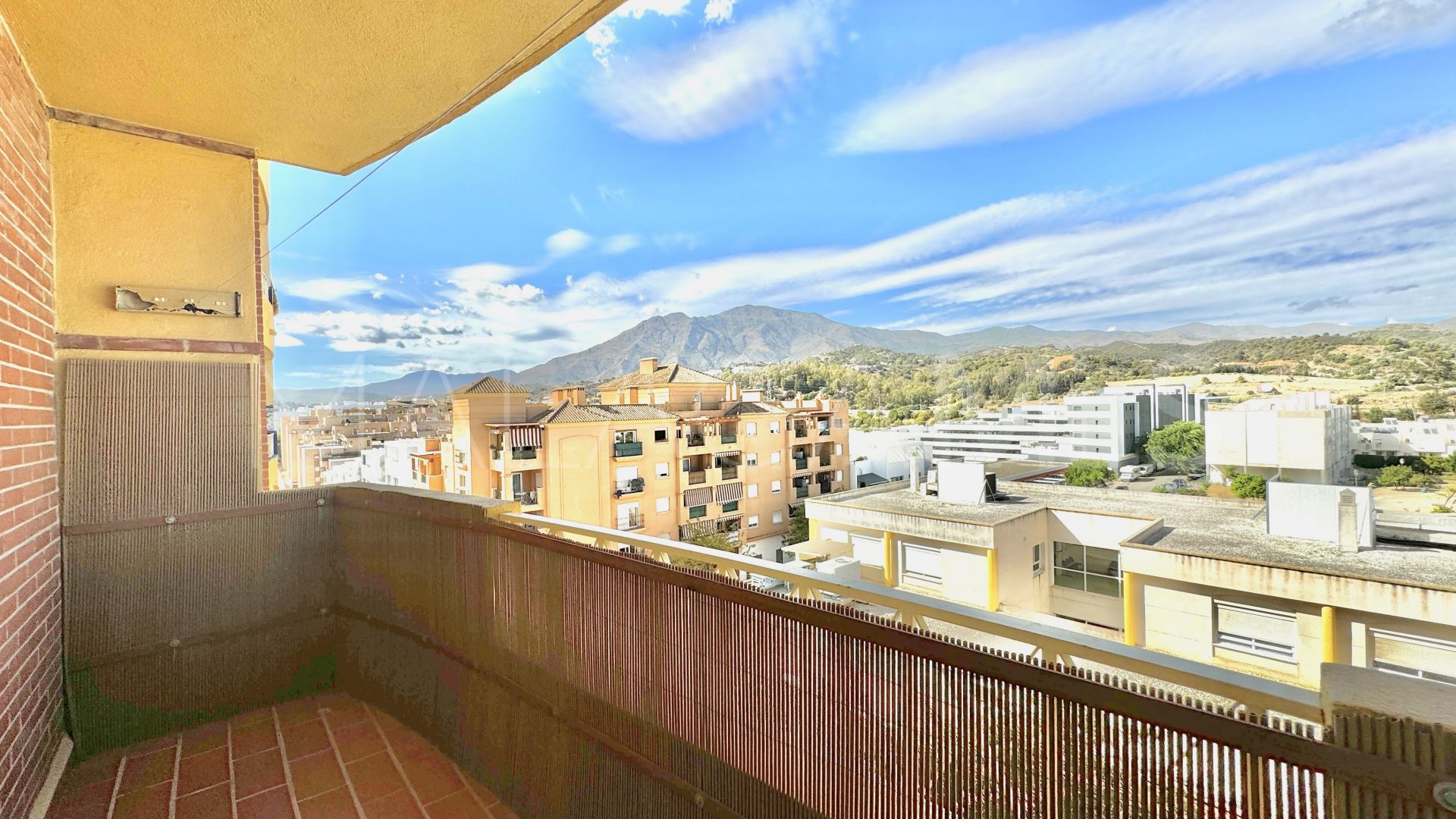 For sale apartment in Estepona Town with 3 bedrooms