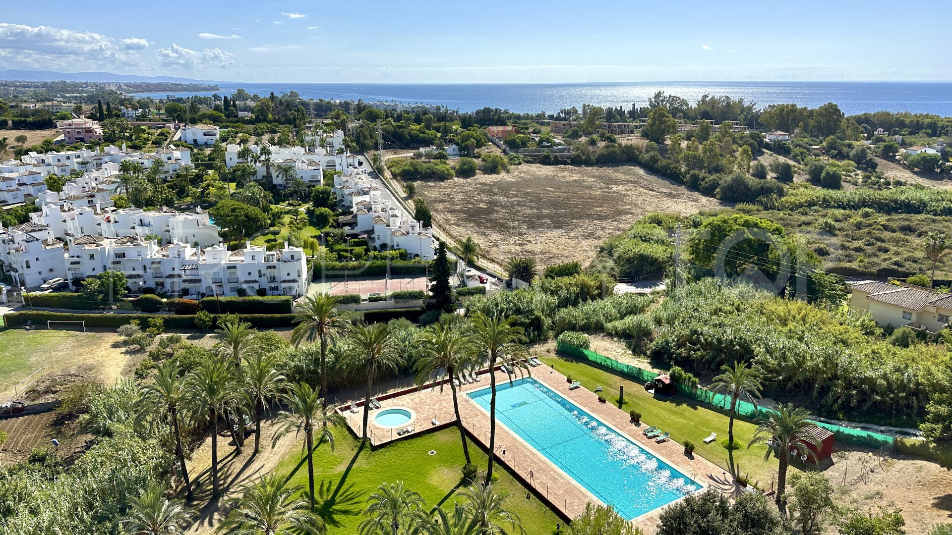 3 bedrooms penthouse in Estepona East for sale