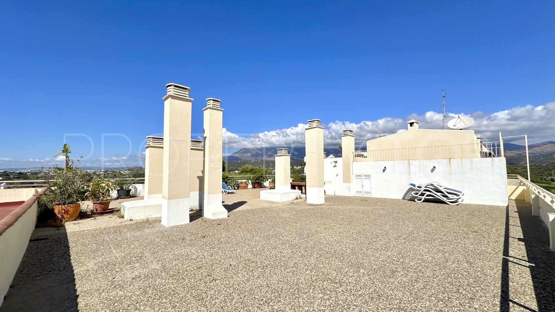 3 bedrooms penthouse in Estepona East for sale