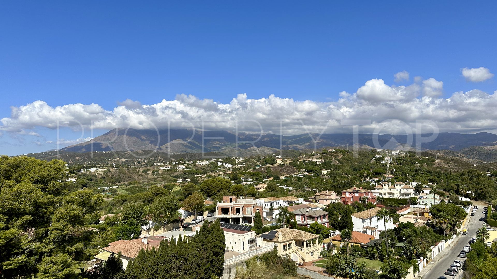 3 bedrooms penthouse in Estepona East for sale