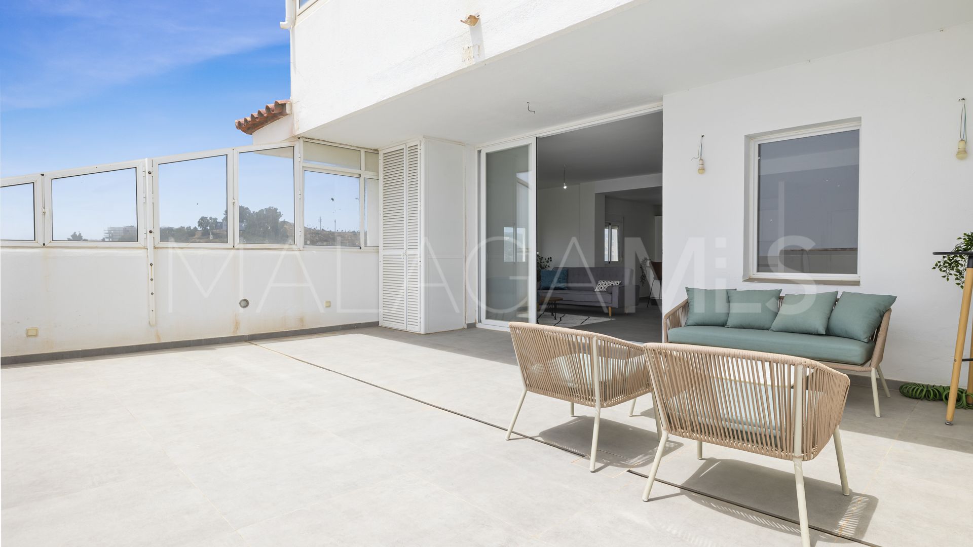 Se vende atico duplex in Bahía de Estepona with 3 bedrooms