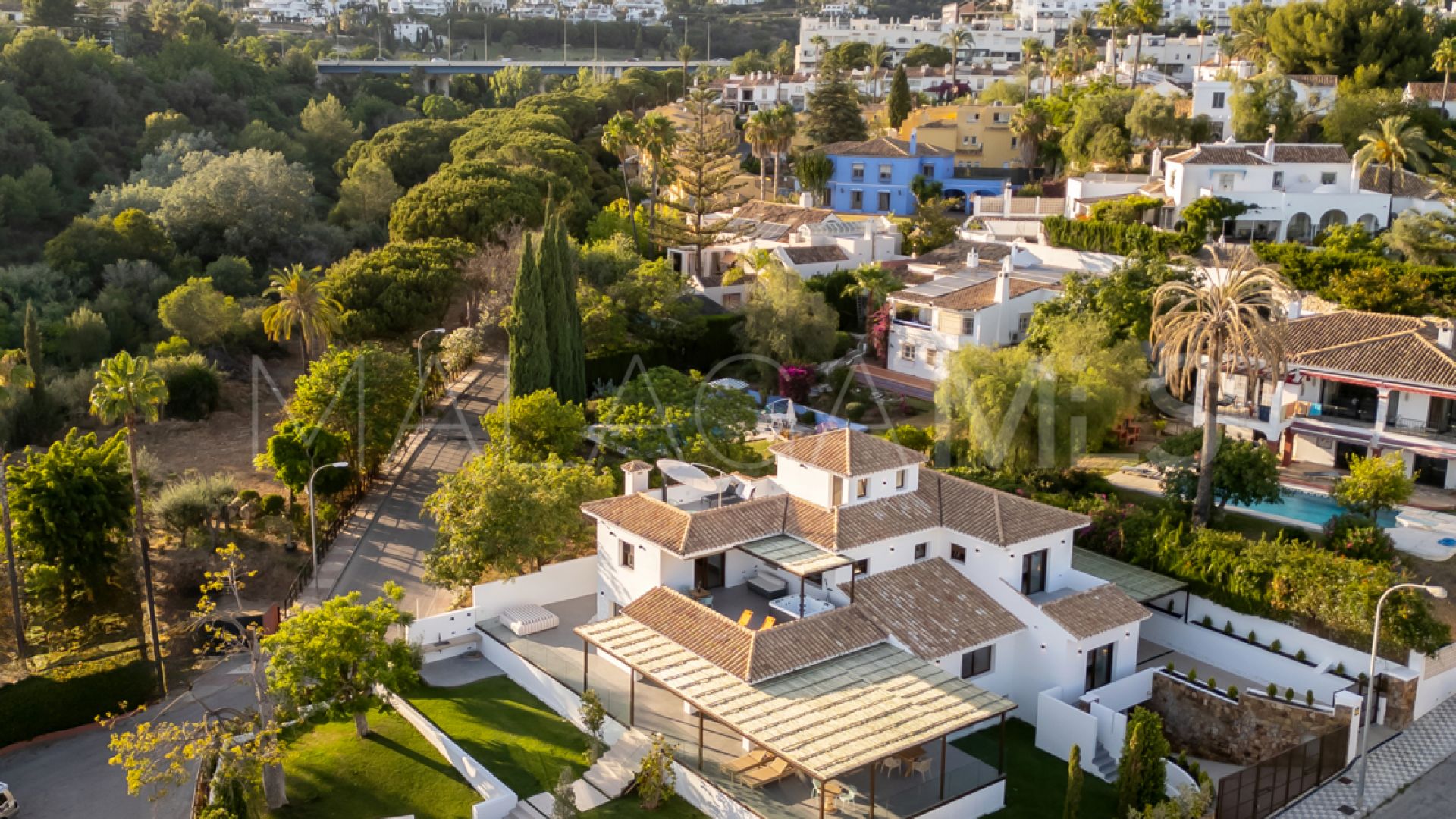 For sale 5 bedrooms villa in Marbella Golden Mile