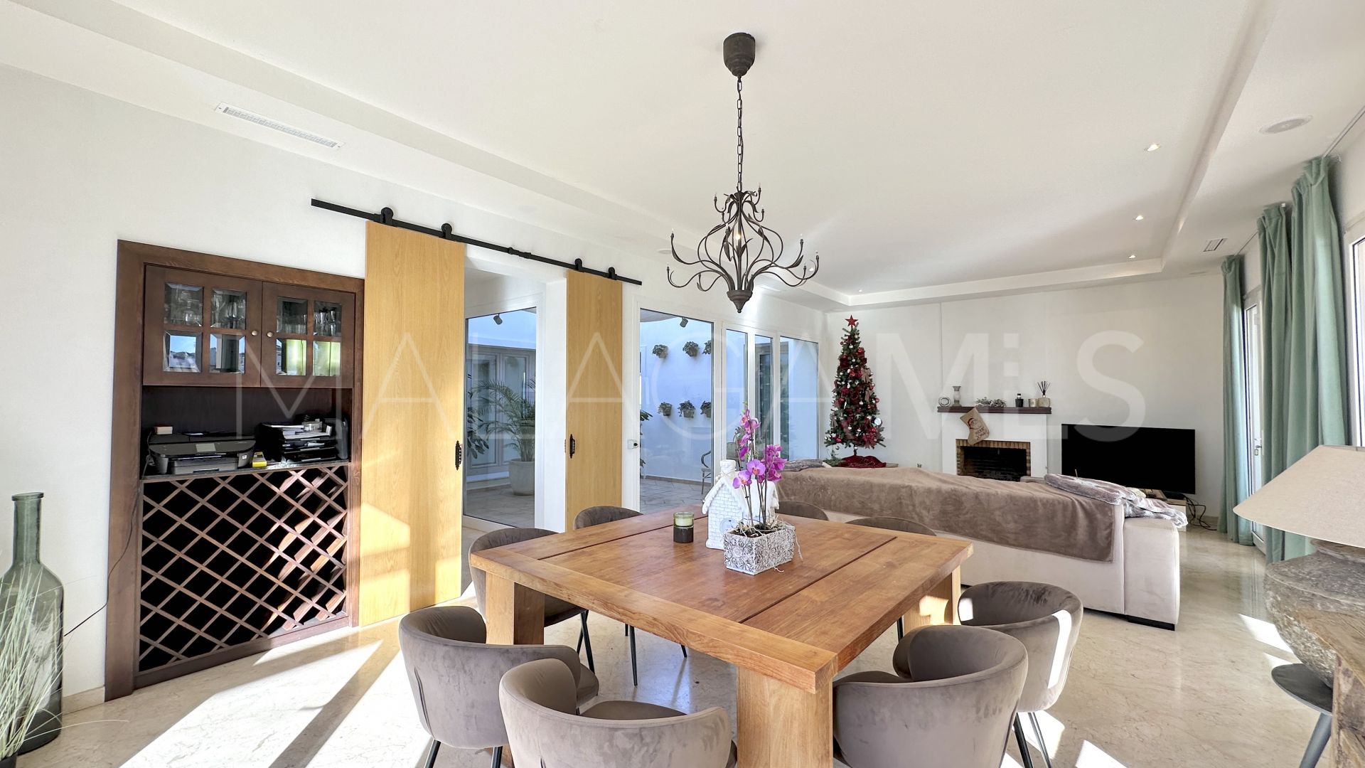 Villa for sale in La Resina Golf with 5 bedrooms