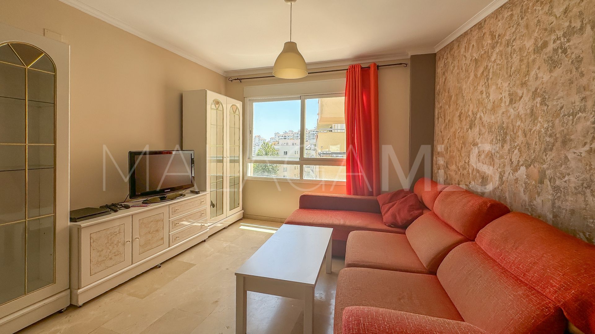 Flat for sale in Estepona Puerto