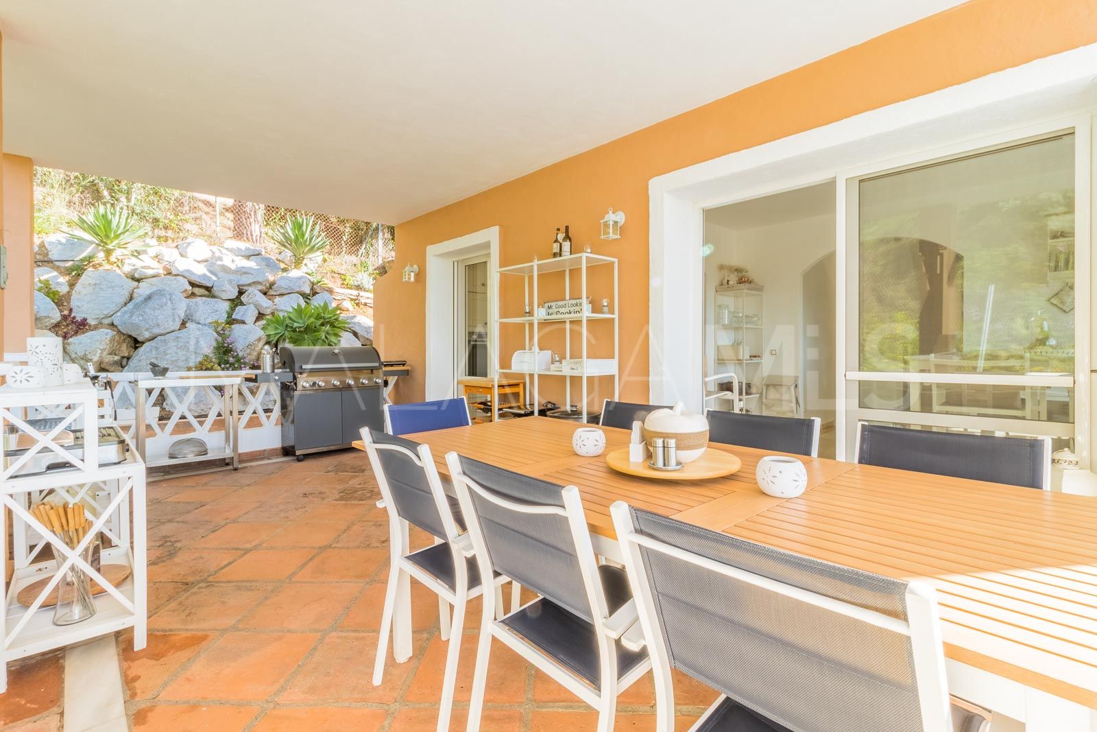 Villa for sale in Estepona Ost