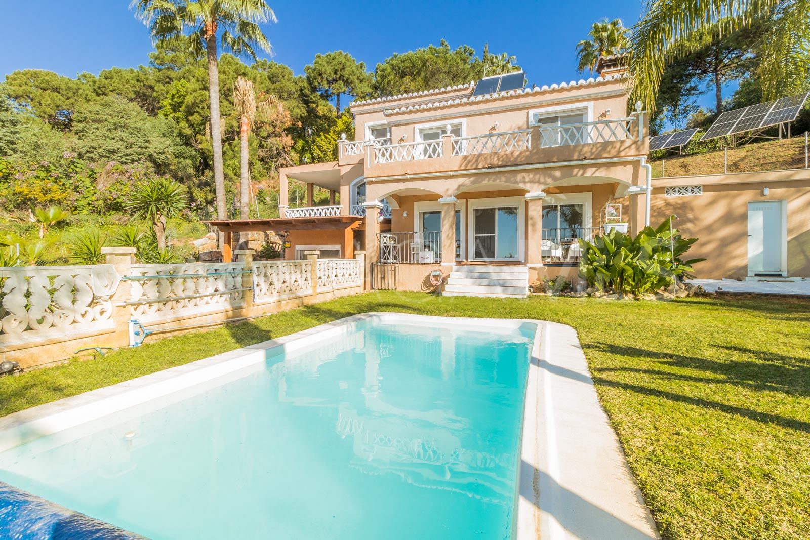 Villa for sale in Estepona Ost