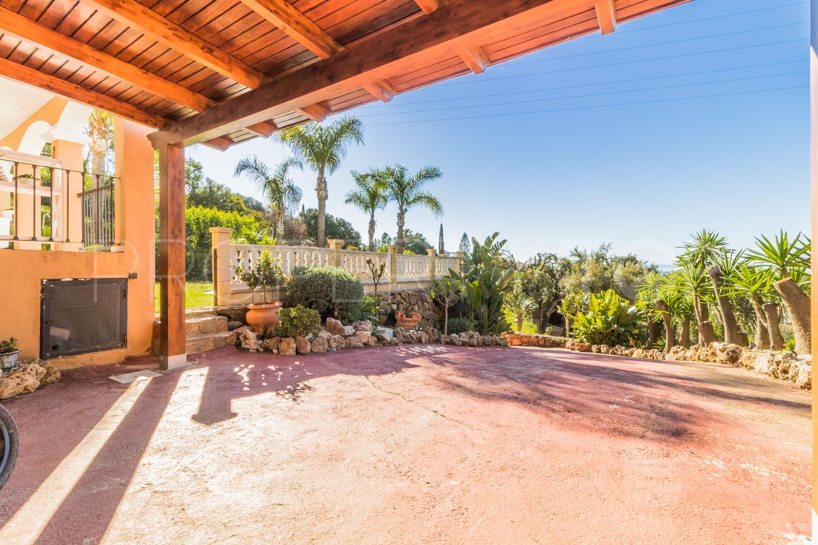 Estepona East 4 bedrooms villa for sale