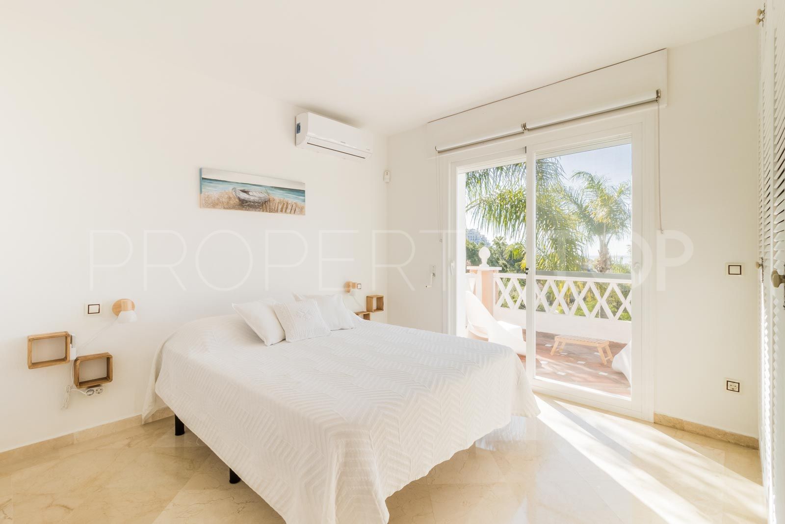 Estepona East 4 bedrooms villa for sale