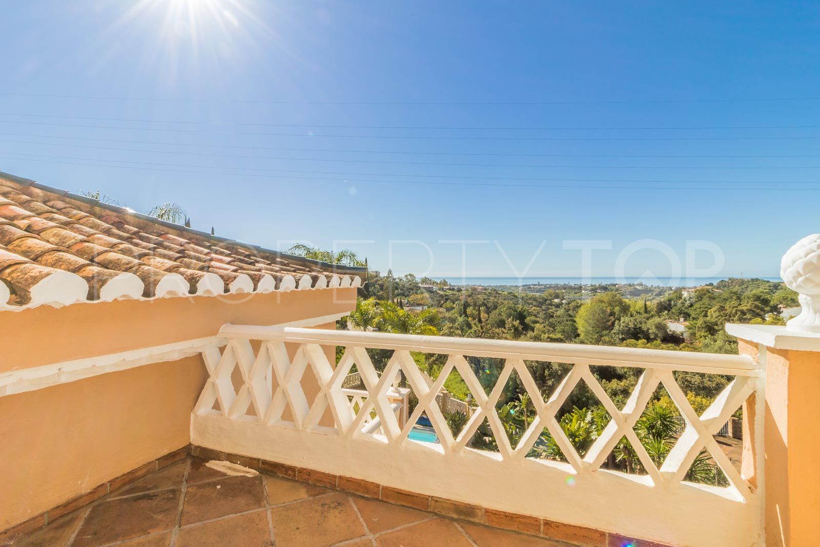 Estepona East 4 bedrooms villa for sale