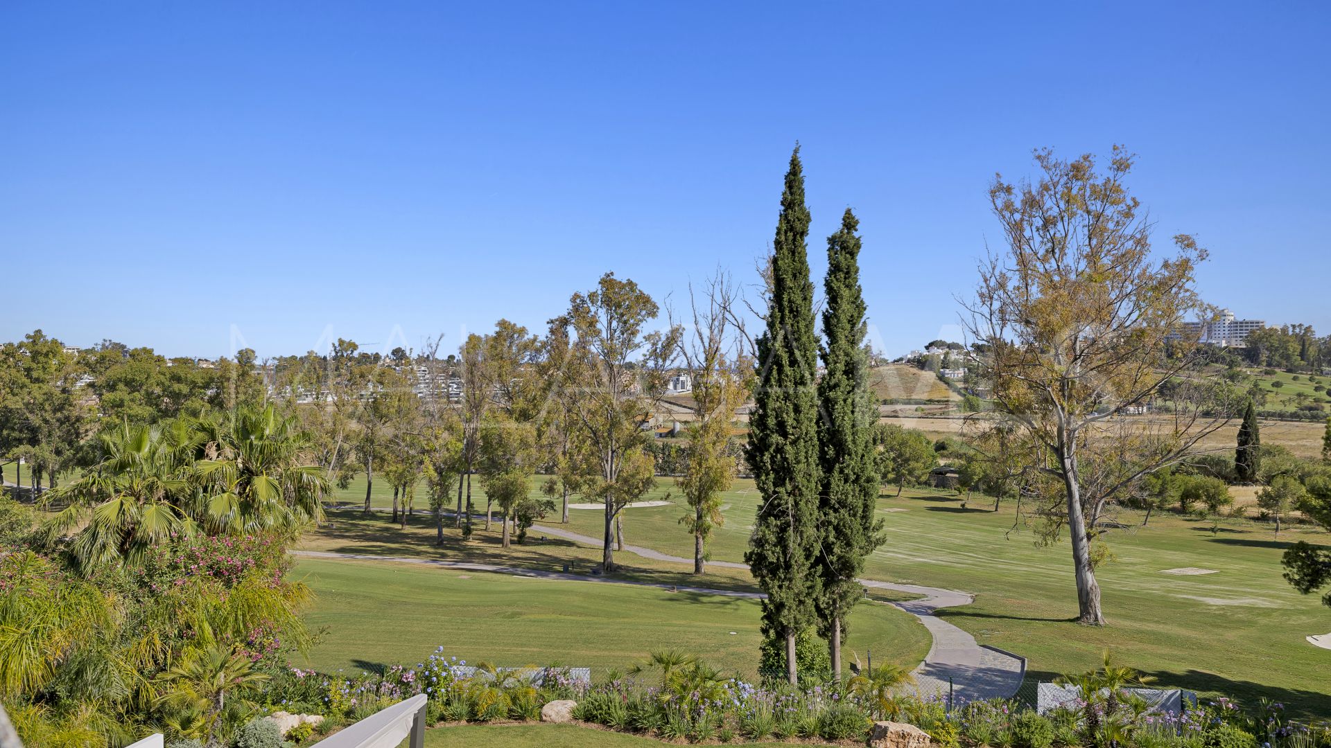 Hus i byn for sale in Atalaya Golf