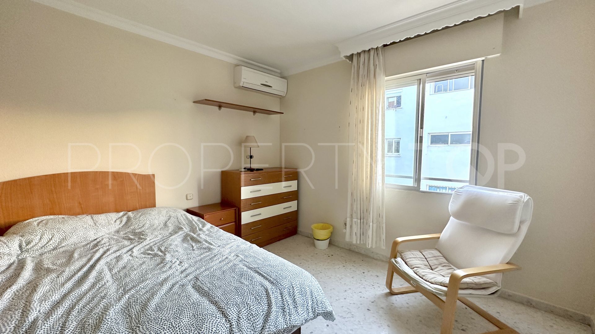 Estepona, apartamento con 3 dormitorios en venta