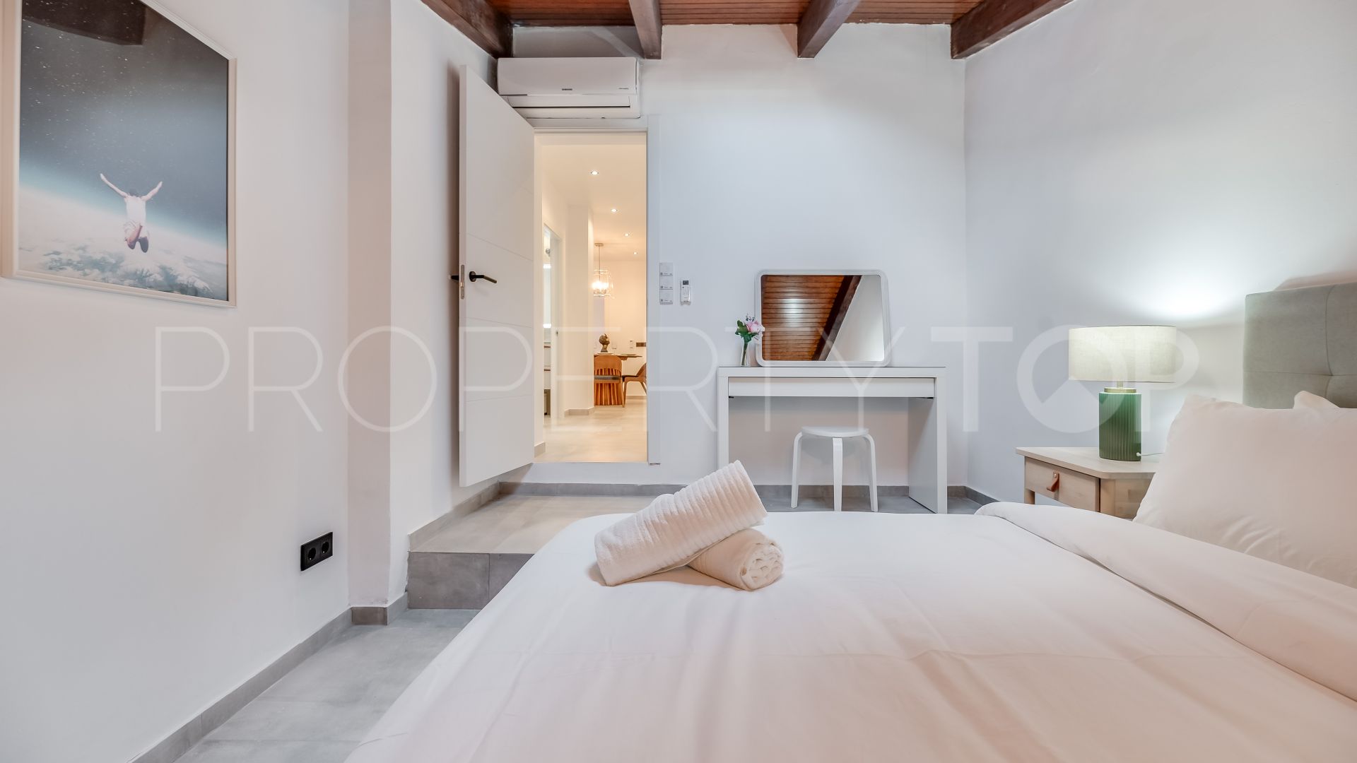 Buy 5 bedrooms apartment in El Paraiso Playa