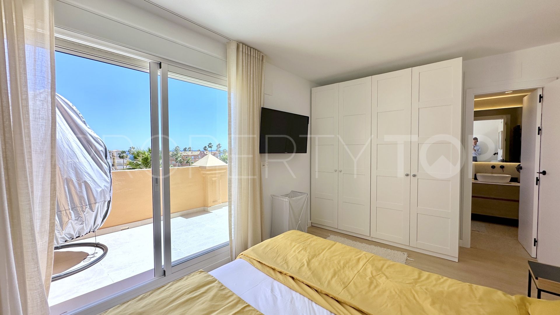 Duplex planta baja en venta en Estepona Oeste