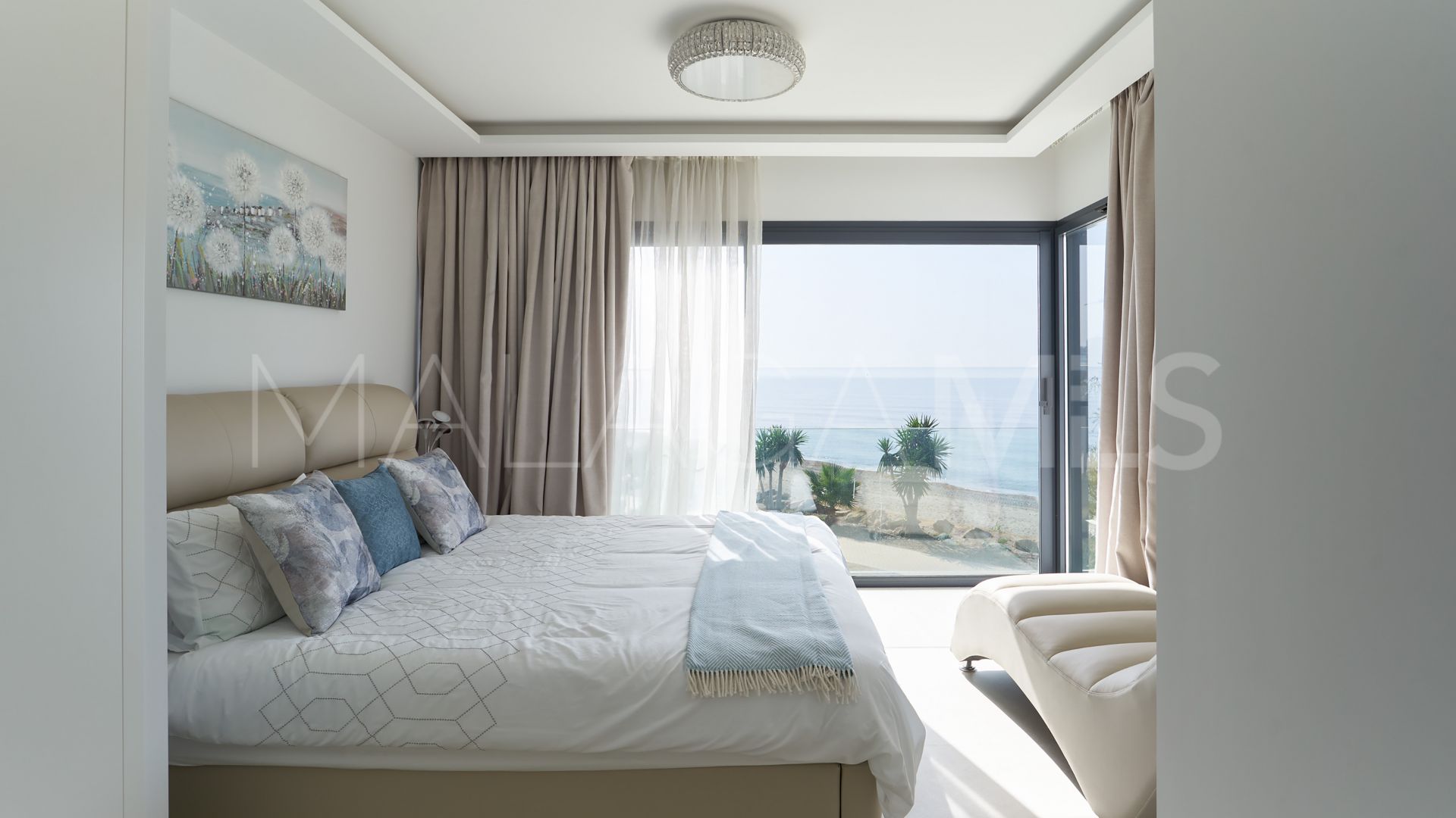 Radhus for sale in The Island