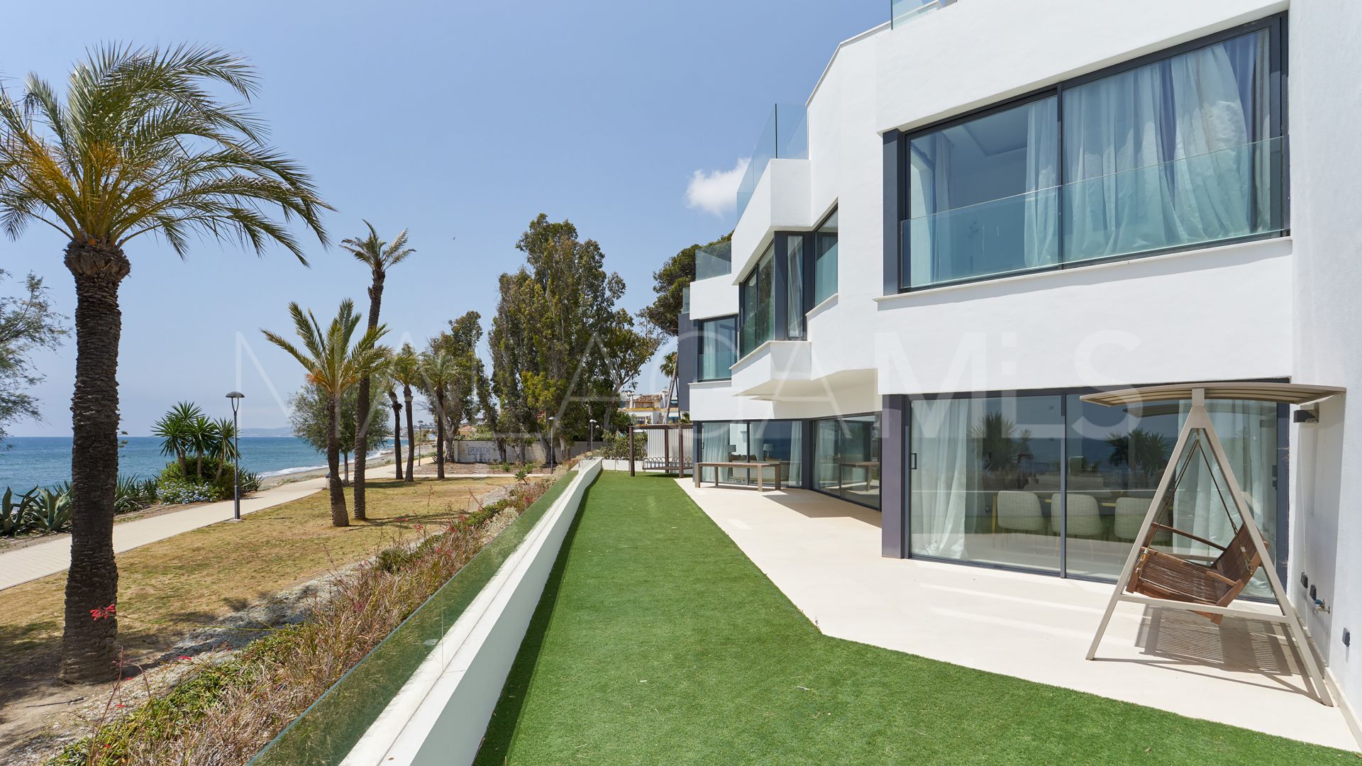 Radhus for sale in The Island