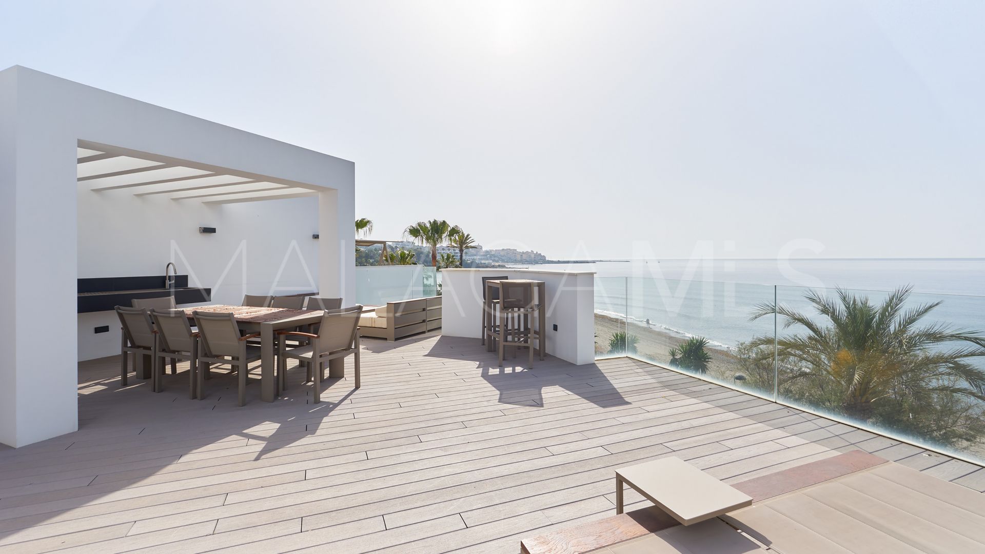 Radhus for sale in The Island