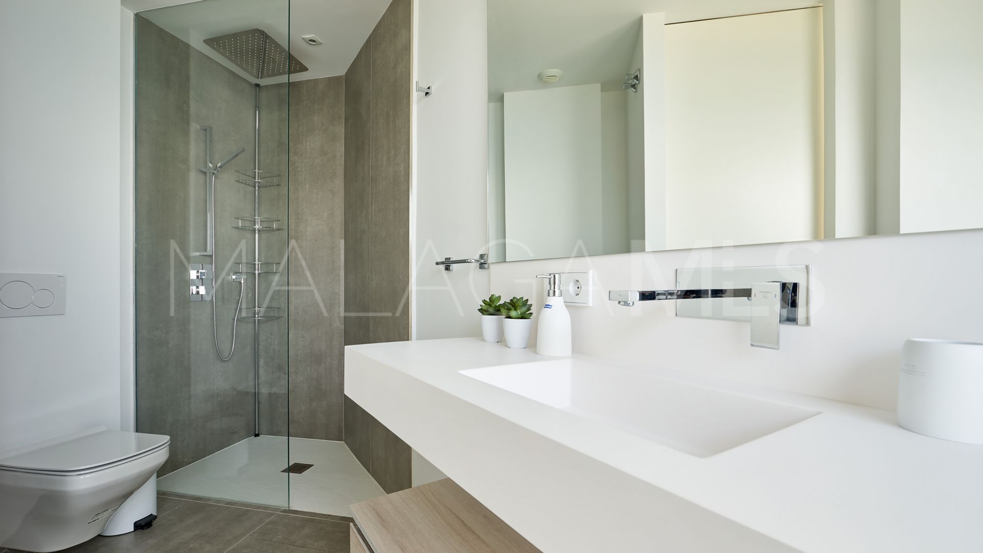 Radhus for sale in The Island