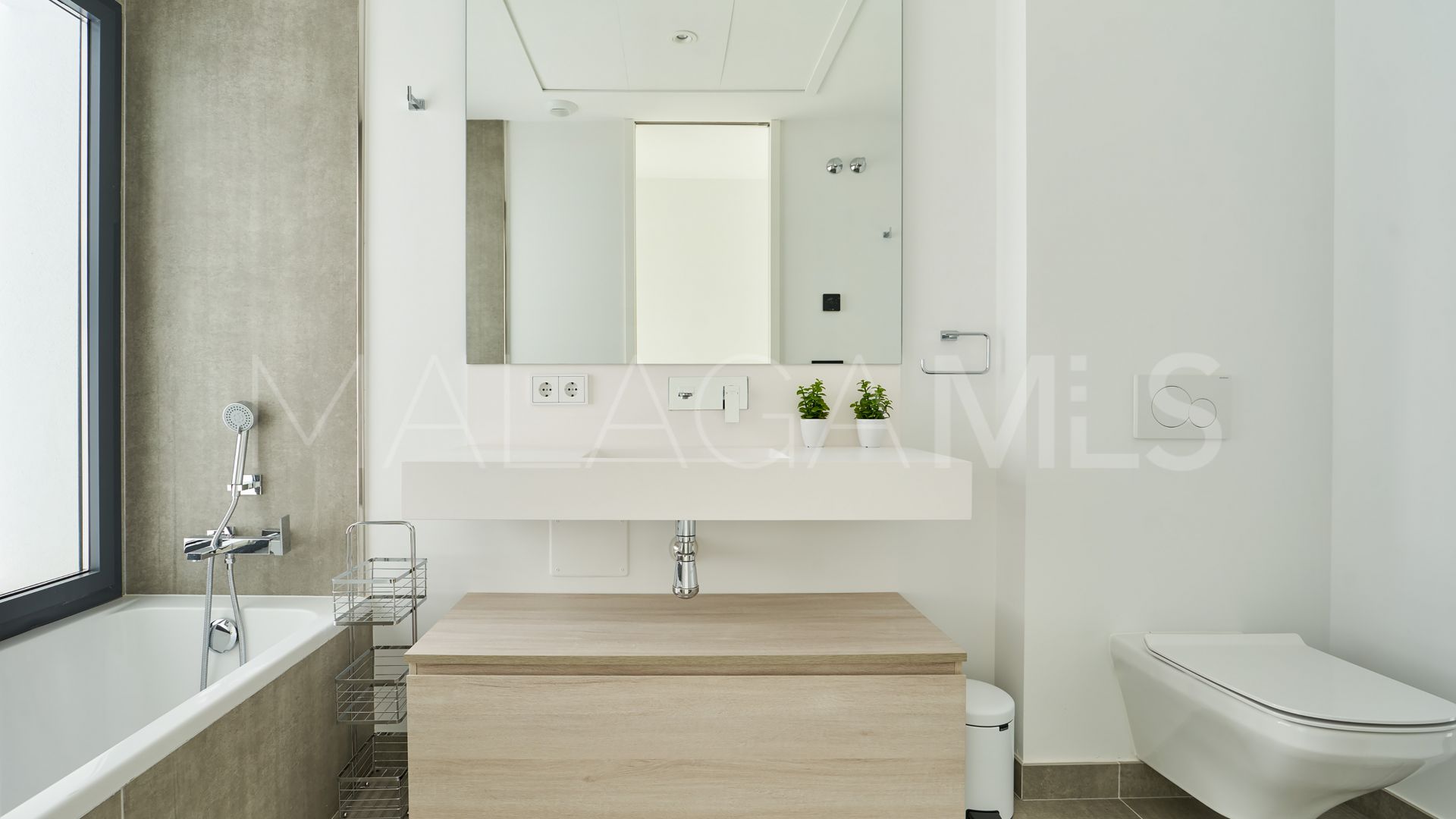 Radhus for sale in The Island