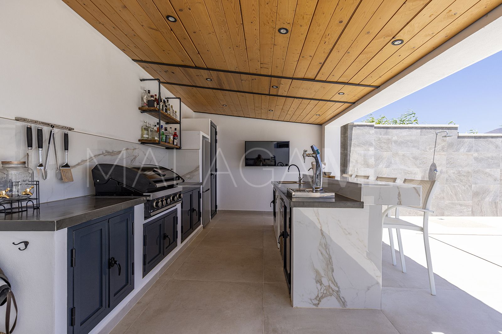Villa for sale in Casares