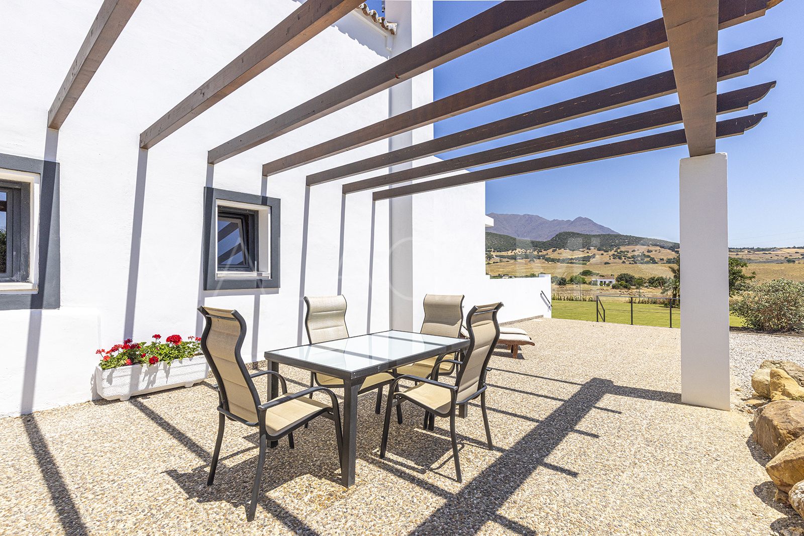 Villa for sale in Casares