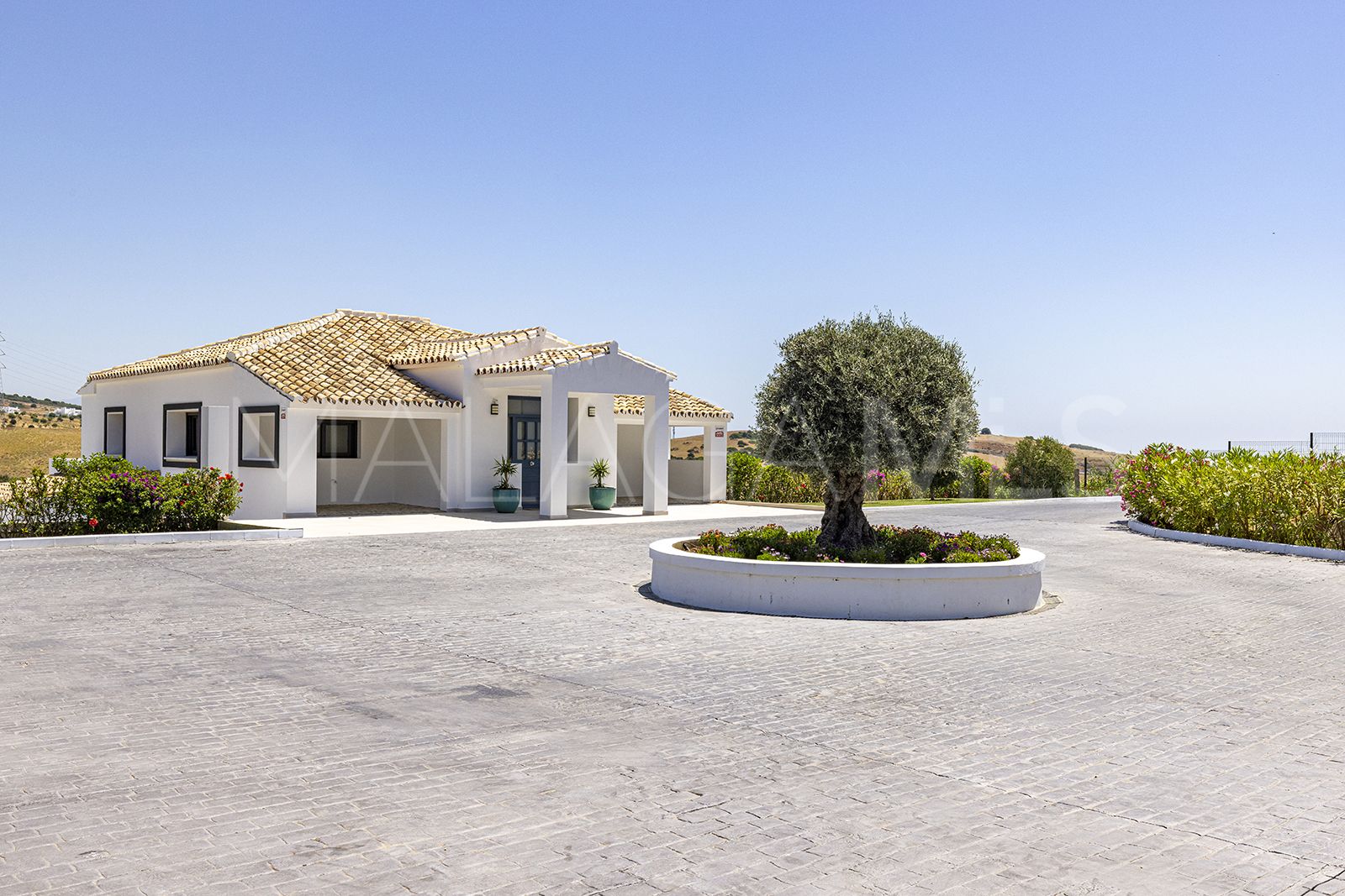 Villa for sale in Casares