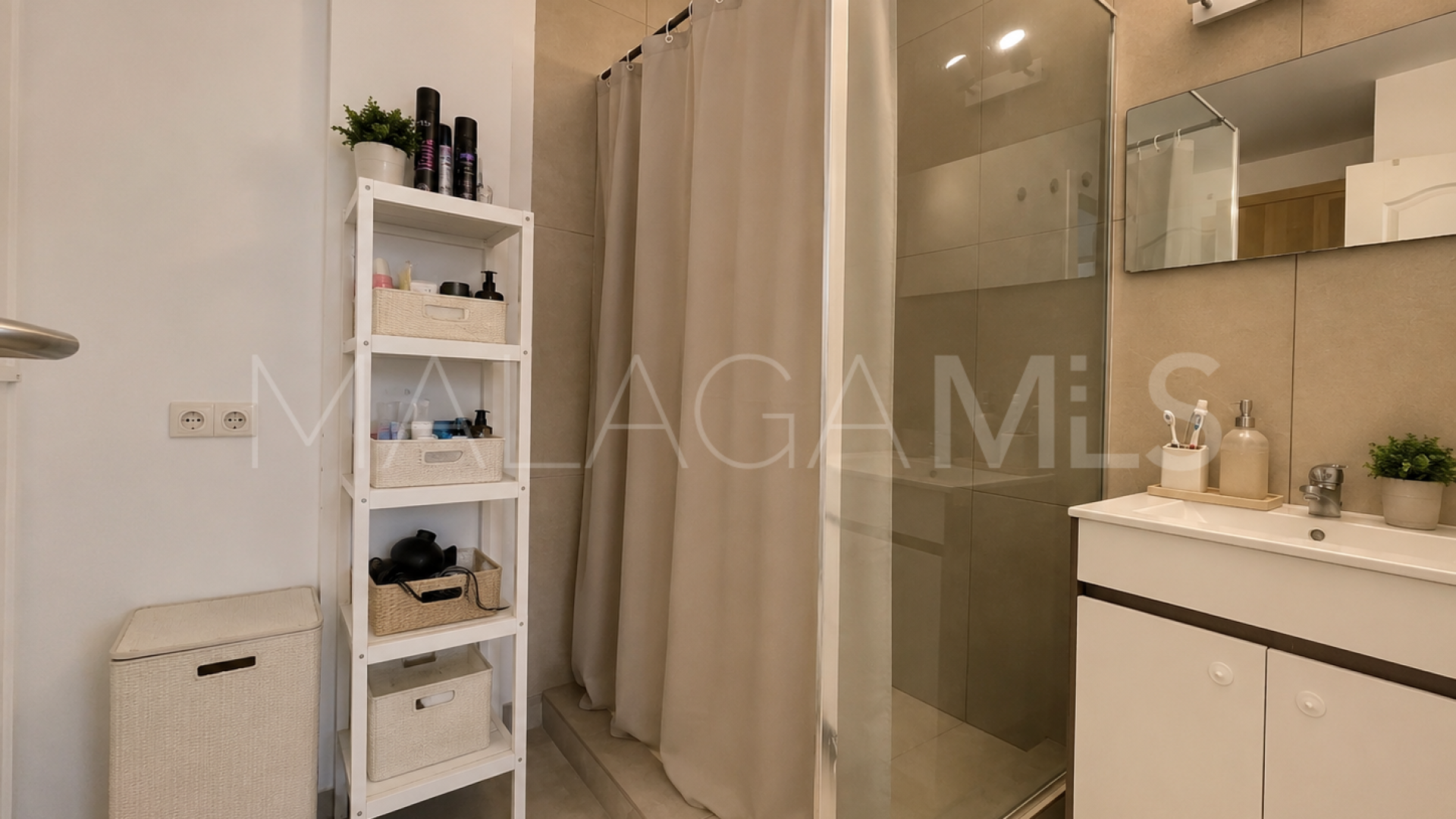 Apartment for sale in Estepona Puerto with 1 bedroom