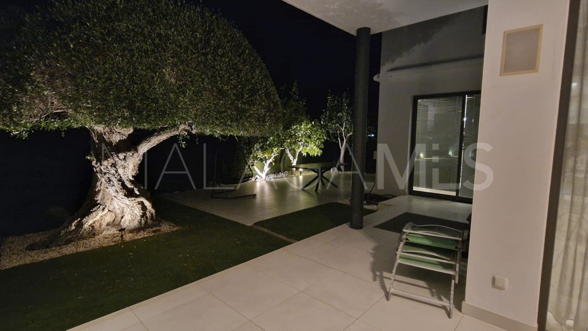 Villa for sale in Nueva Andalucia