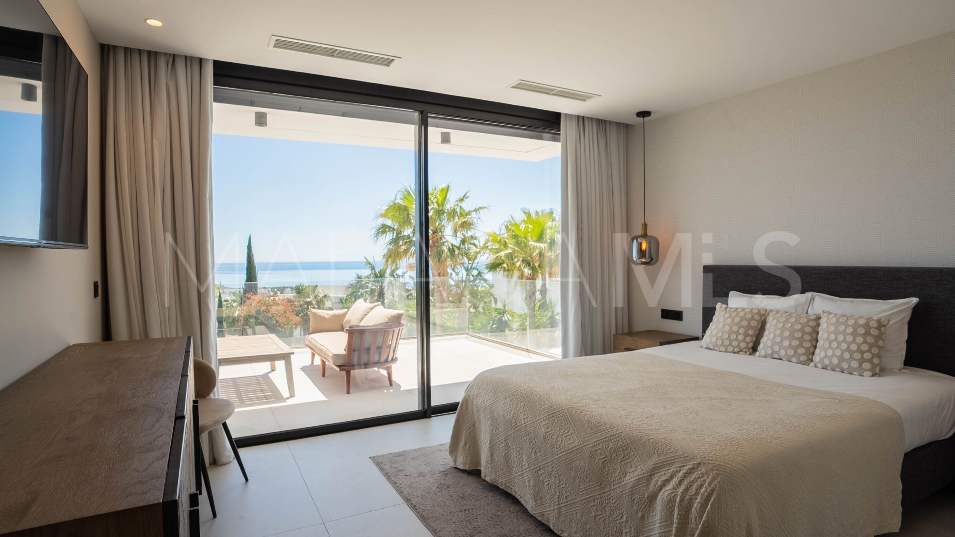 Villa for sale in Estepona Ost