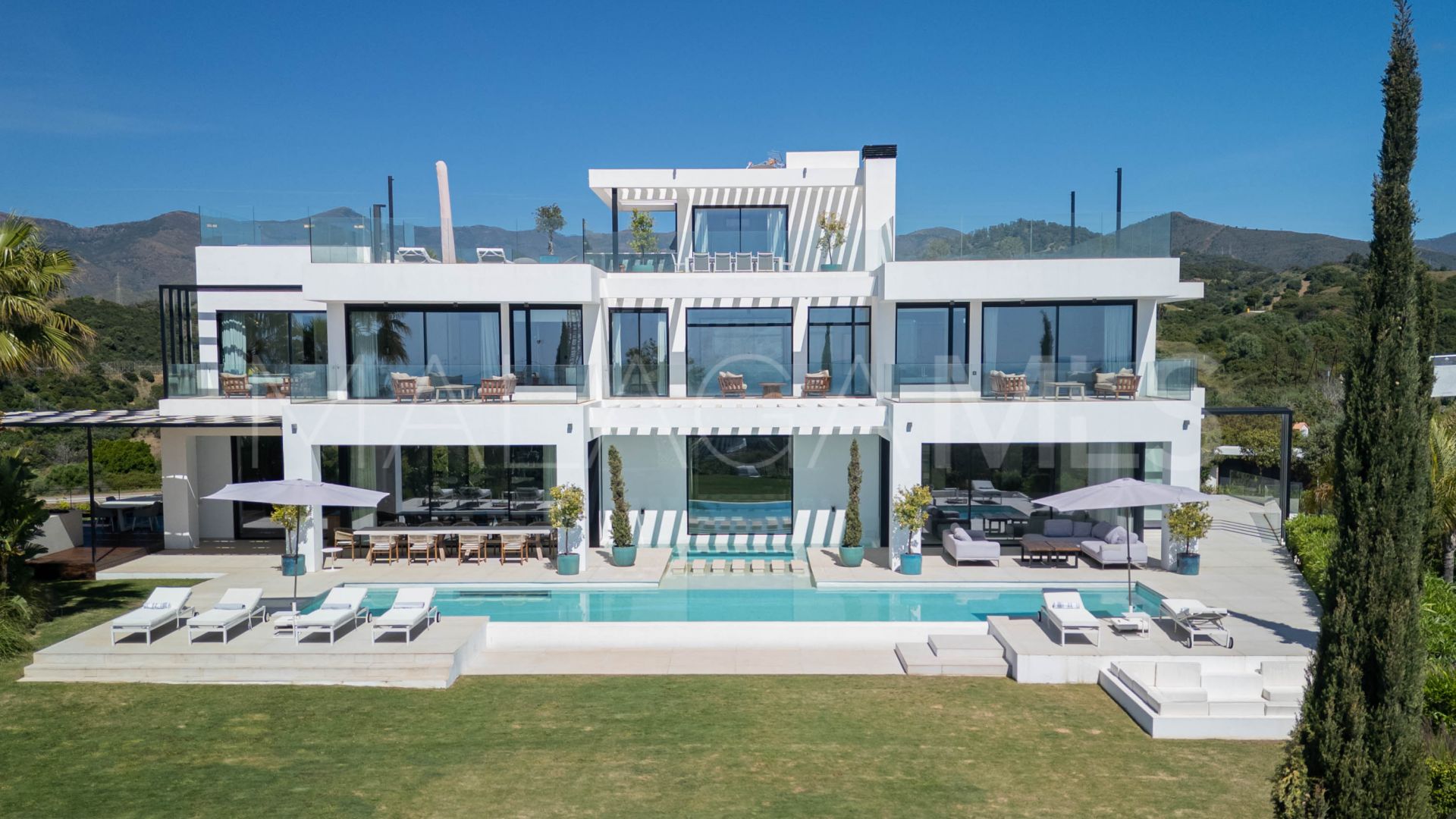 Villa for sale in Estepona Ost