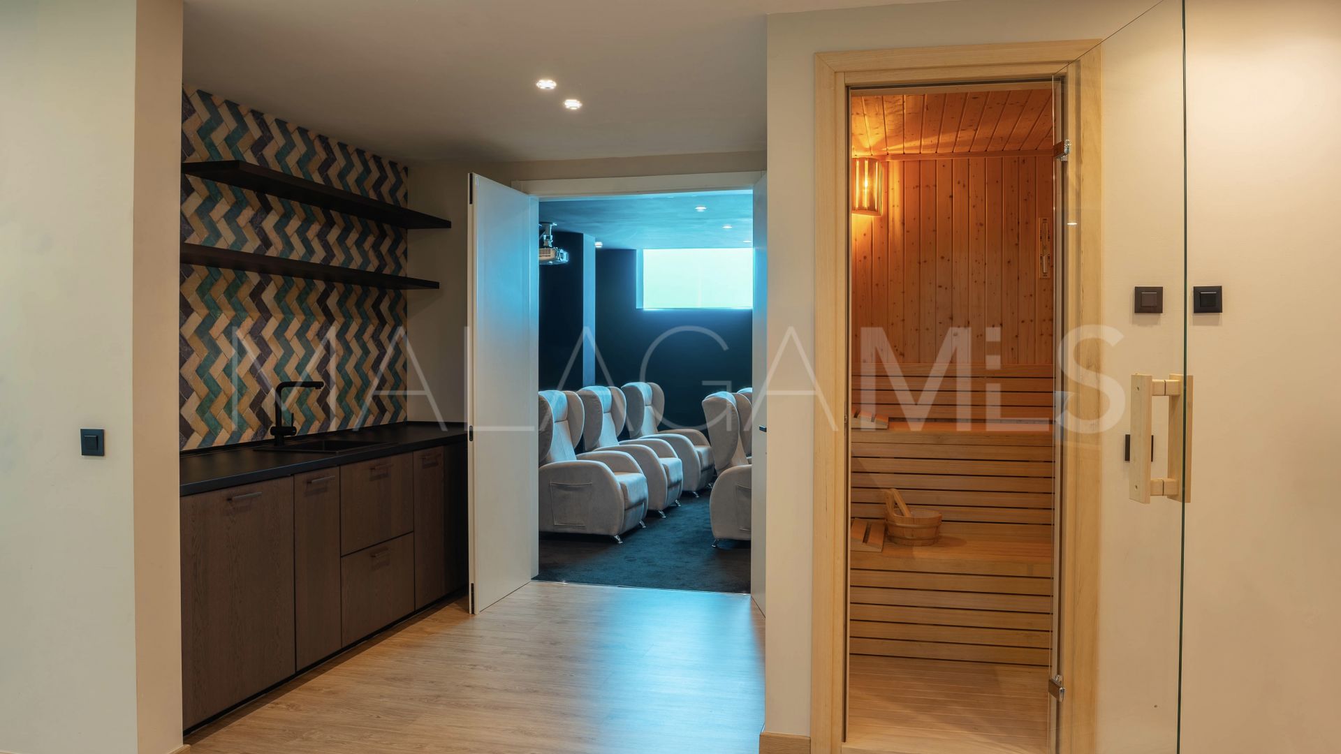 Villa for sale in Estepona Ost