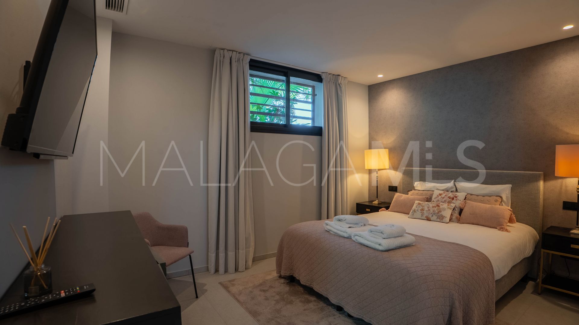 Villa for sale in Estepona Ost