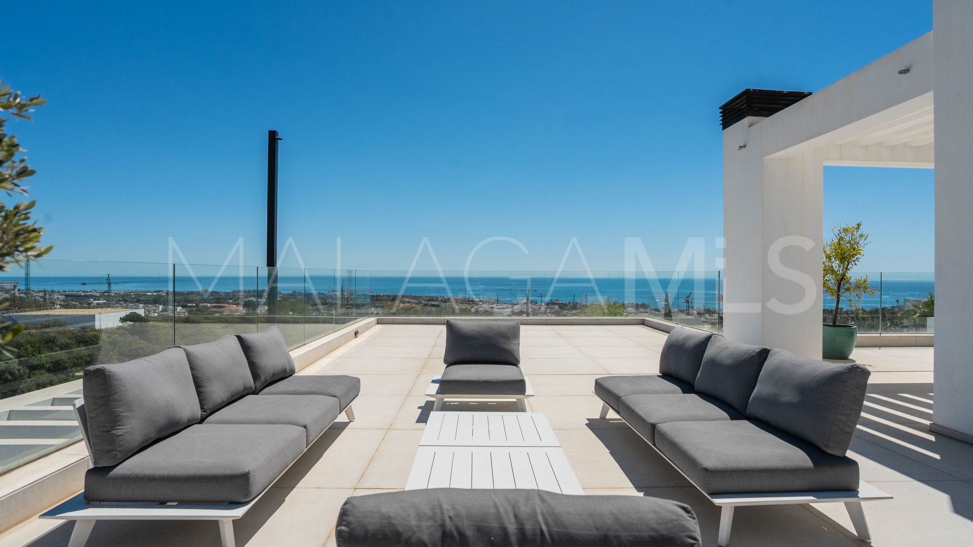 Villa for sale in Estepona Ost