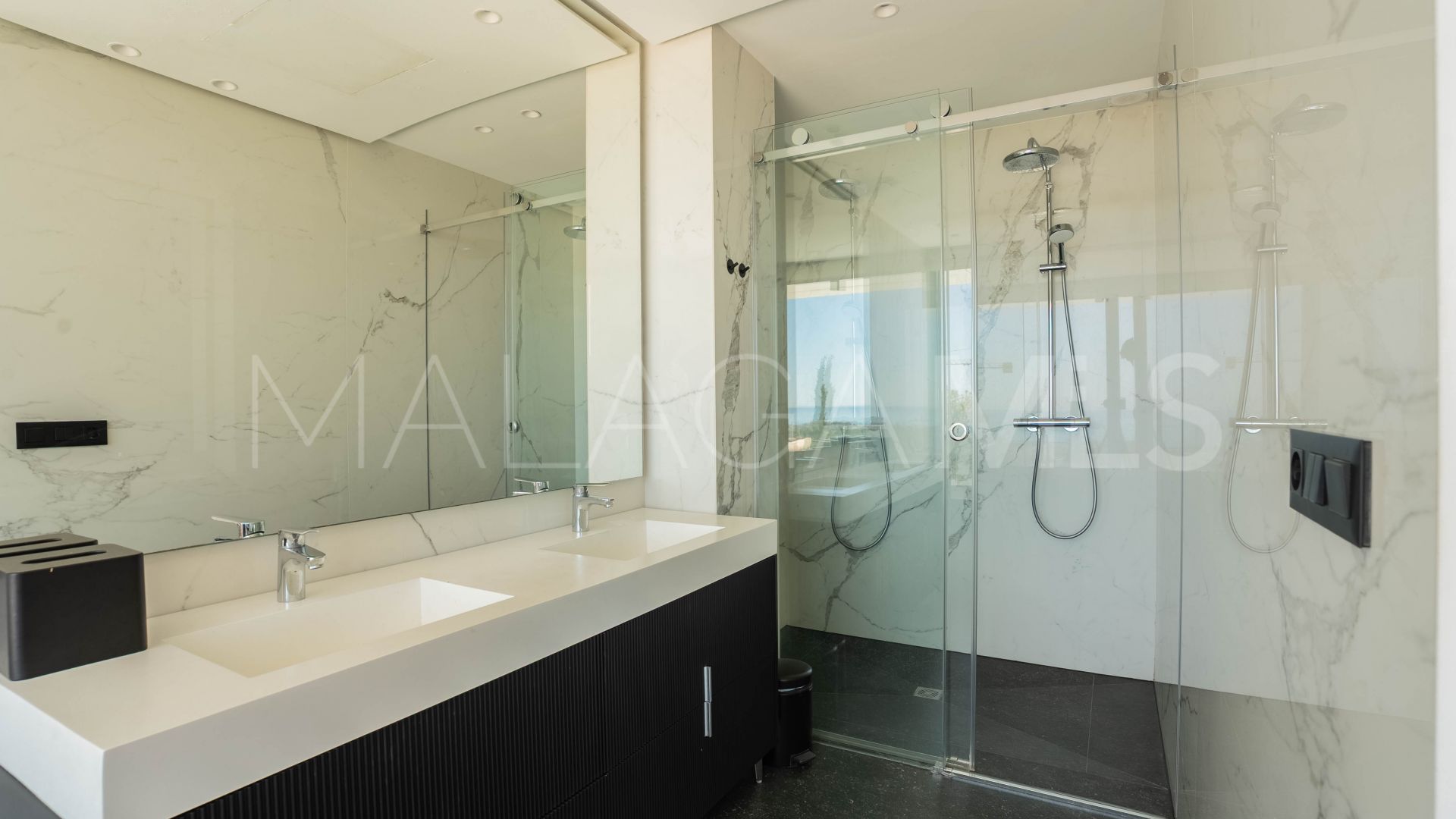 Villa for sale in Estepona Ost