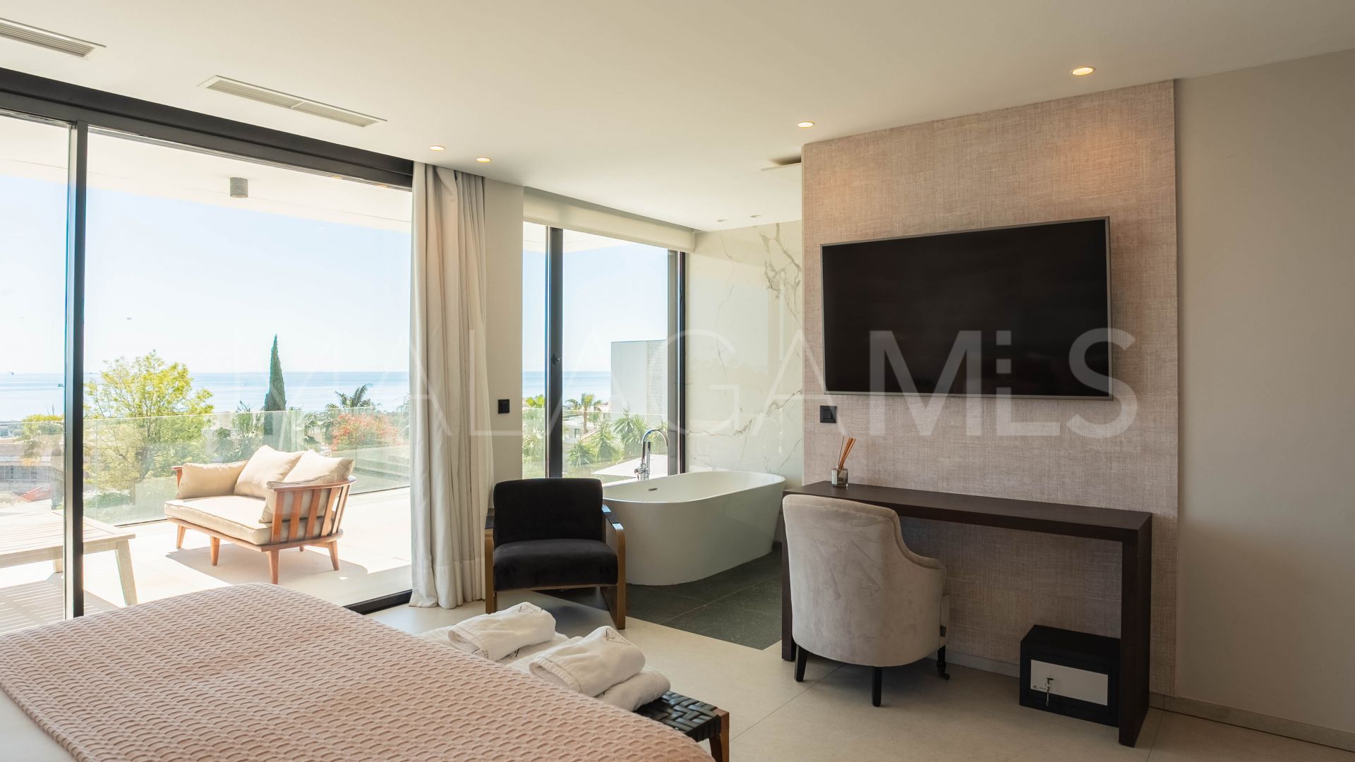 Villa for sale in Estepona Ost
