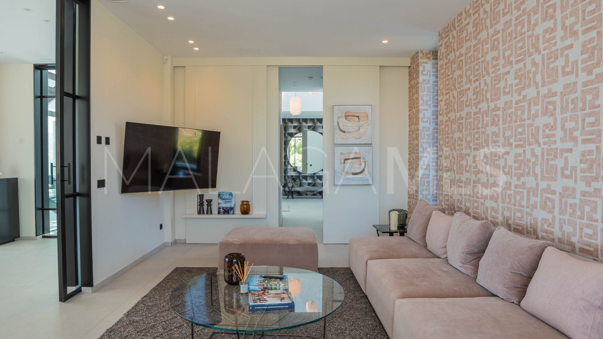 Villa for sale in Estepona Ost