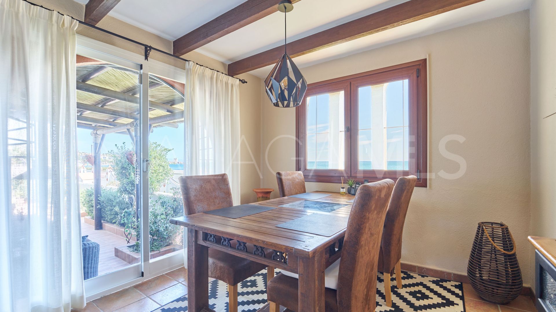 Hus i byn for sale in Marina de Casares