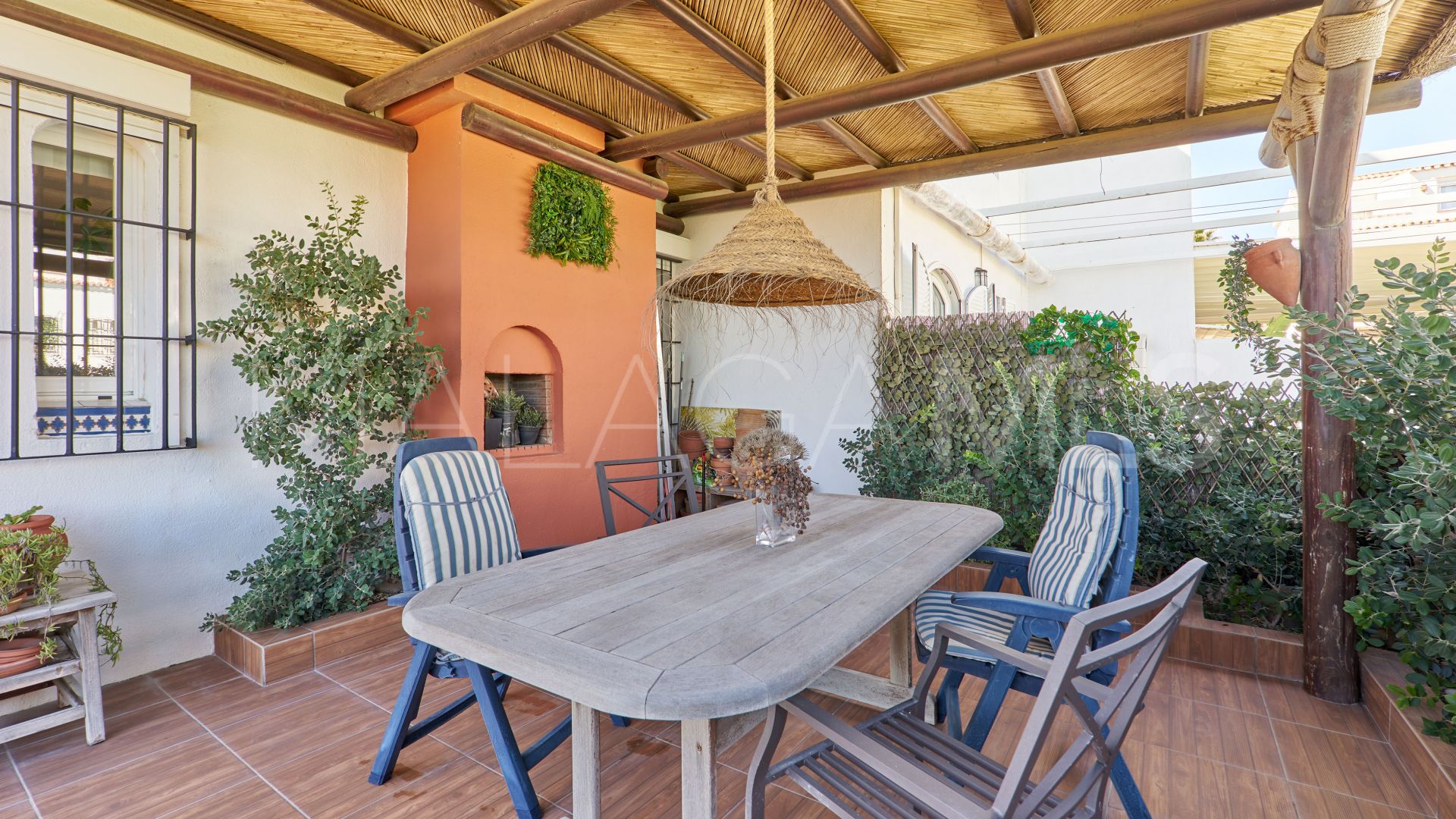 Hus i byn for sale in Marina de Casares