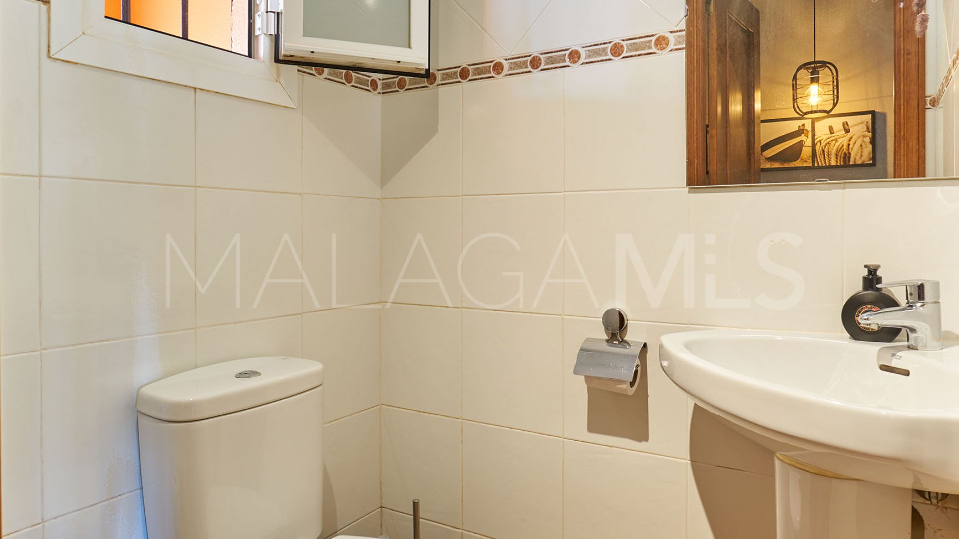 Hus i byn for sale in Marina de Casares