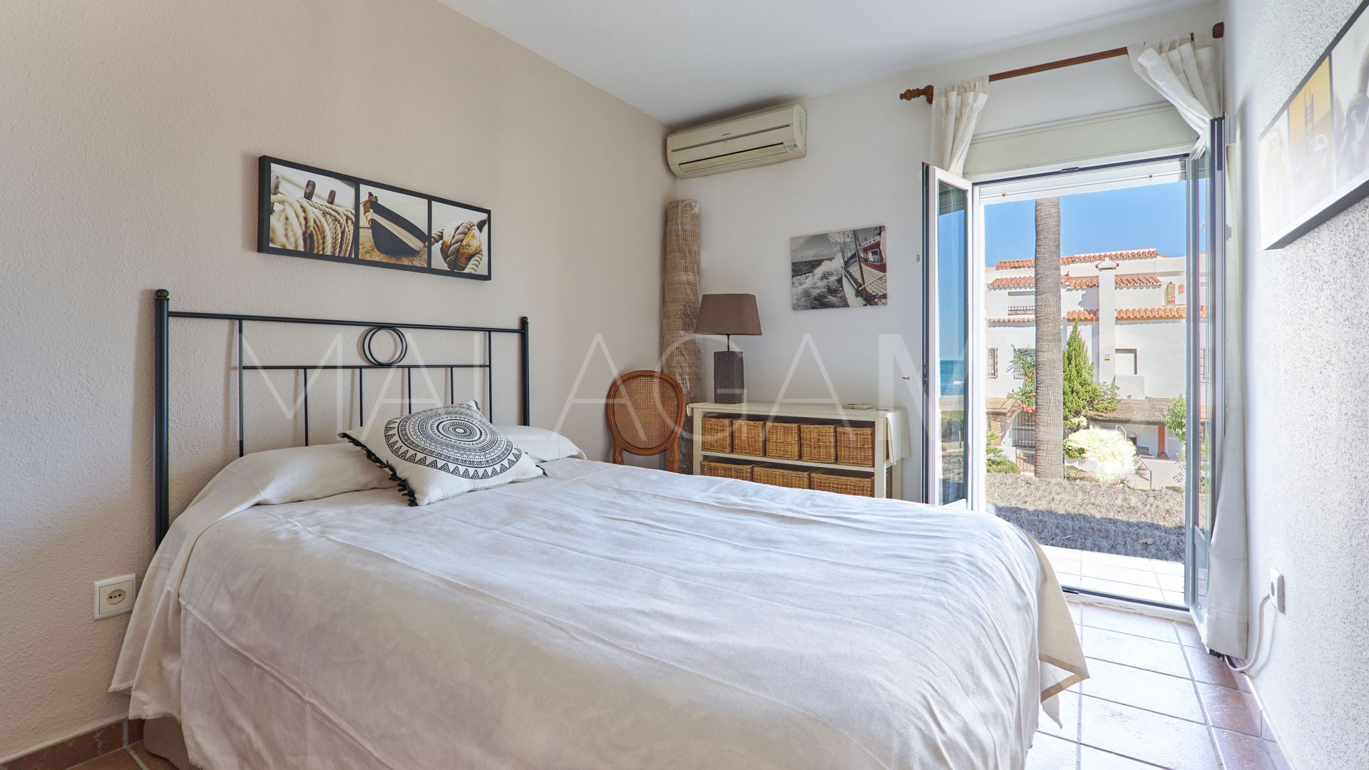 Hus i byn for sale in Marina de Casares