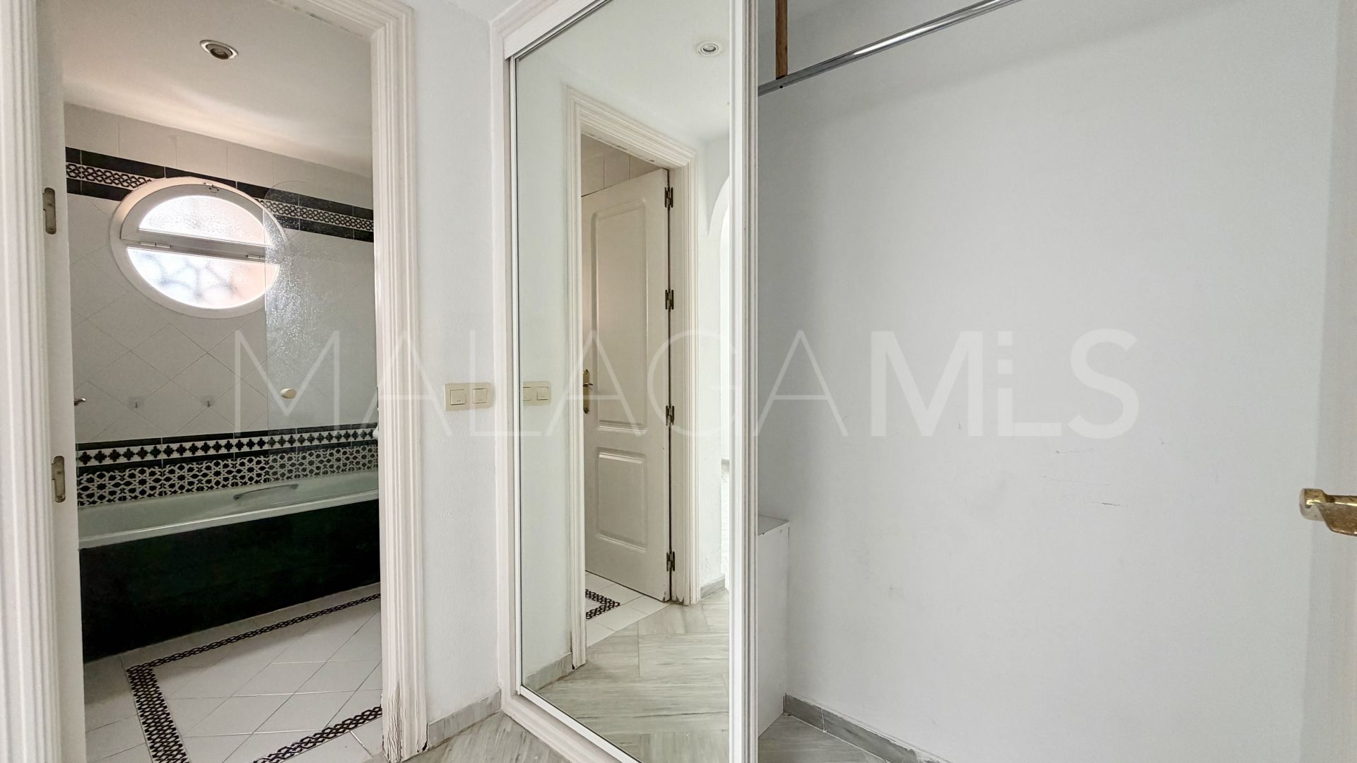 Maison de ville for sale in Garden Beach