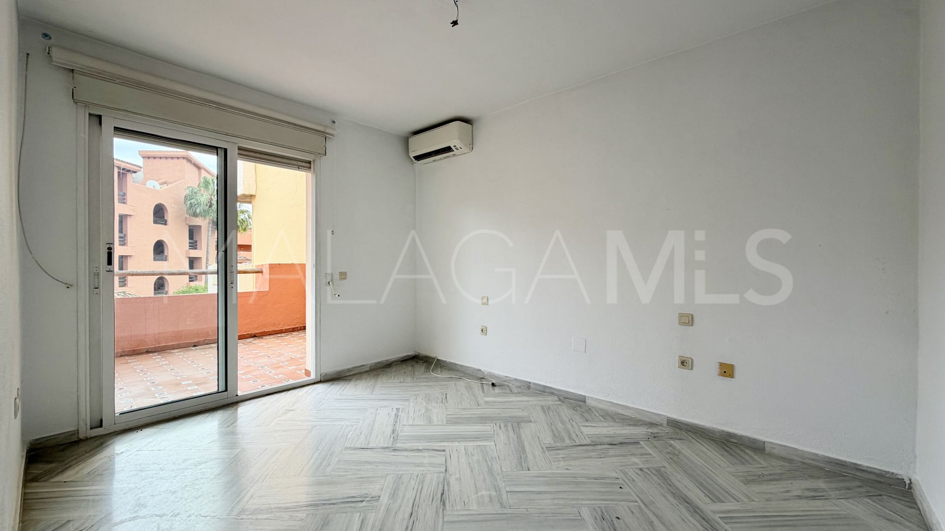 Maison de ville for sale in Garden Beach