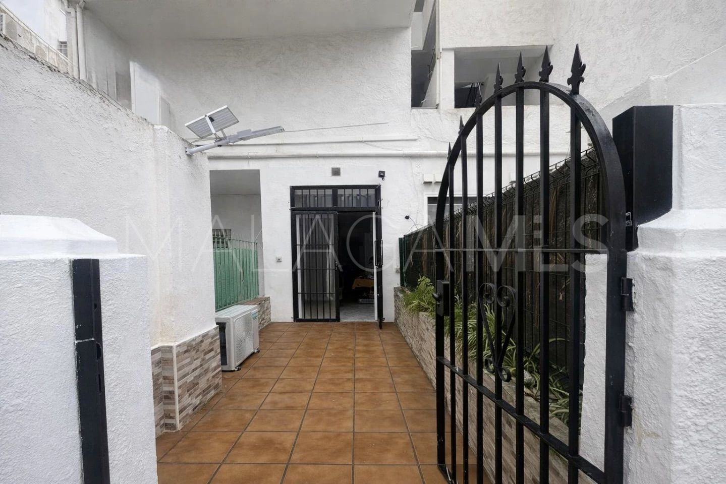 Markplanslägenhet for sale in Bahia Dorada