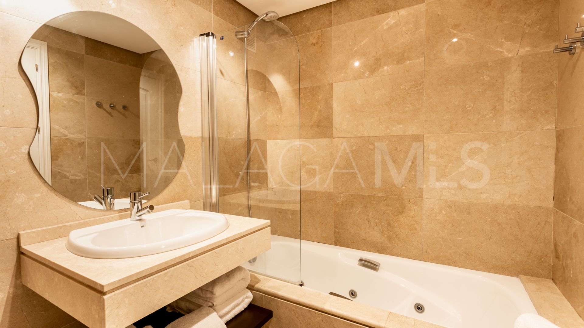 Lägenhet for sale in Duquesa Village