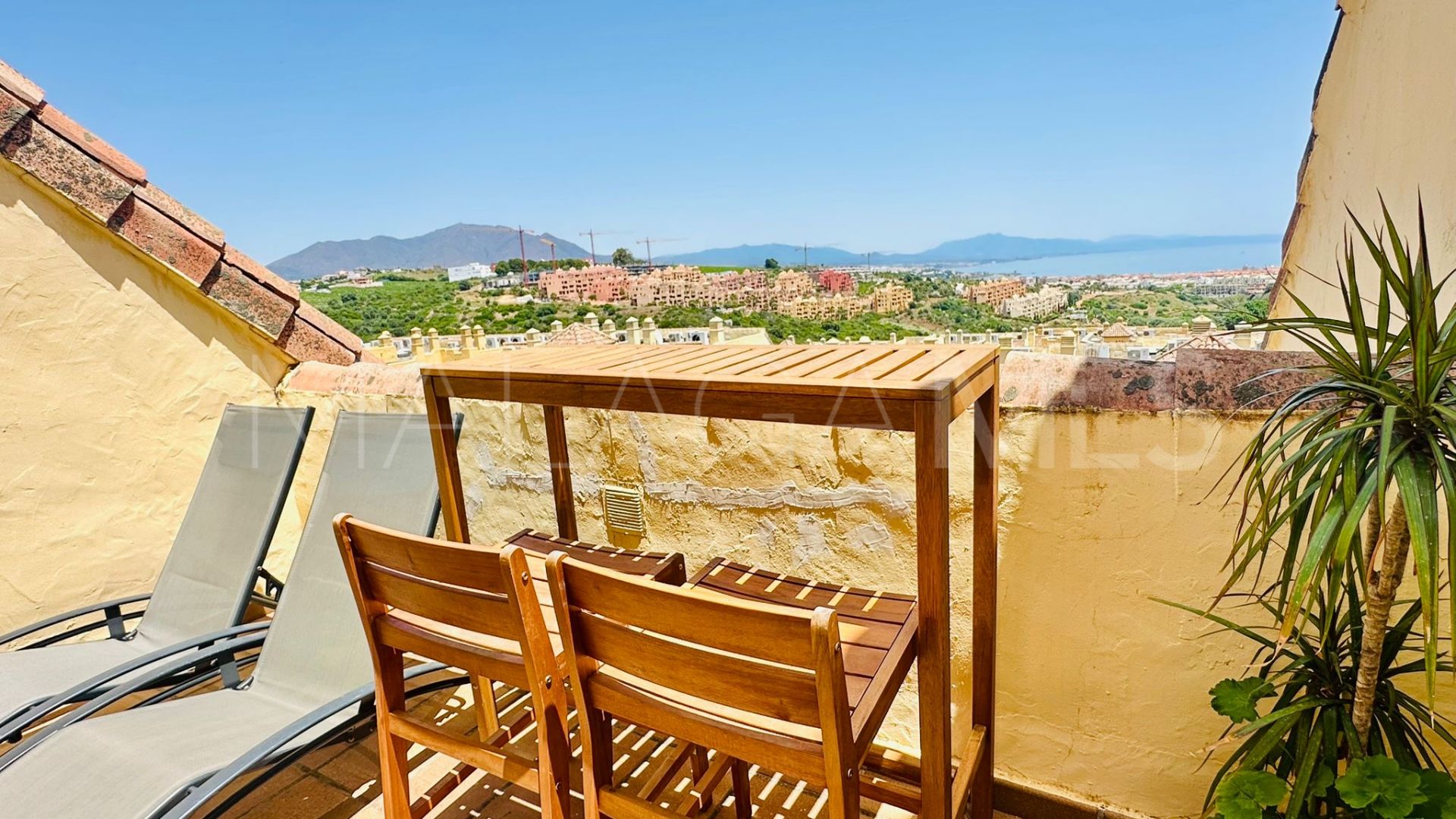 Takvåning for sale in Duquesa Village