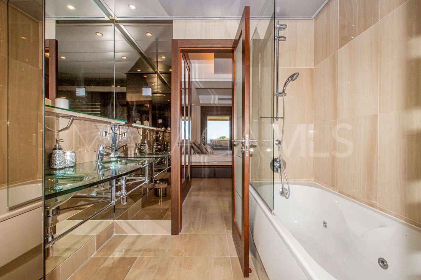 For sale 2 bedrooms ground floor apartment in Bahia de la Plata