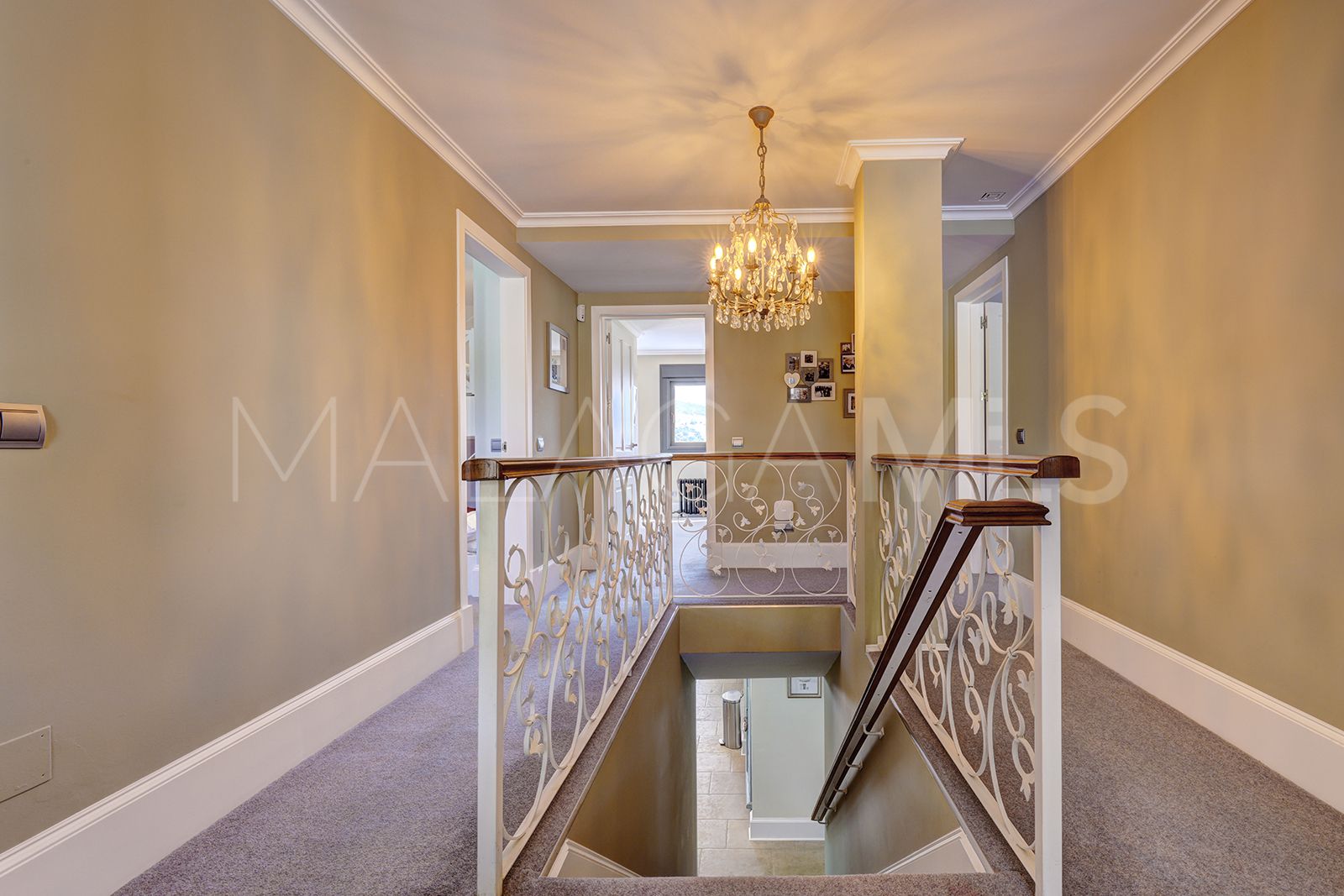 Villa for sale in Casares