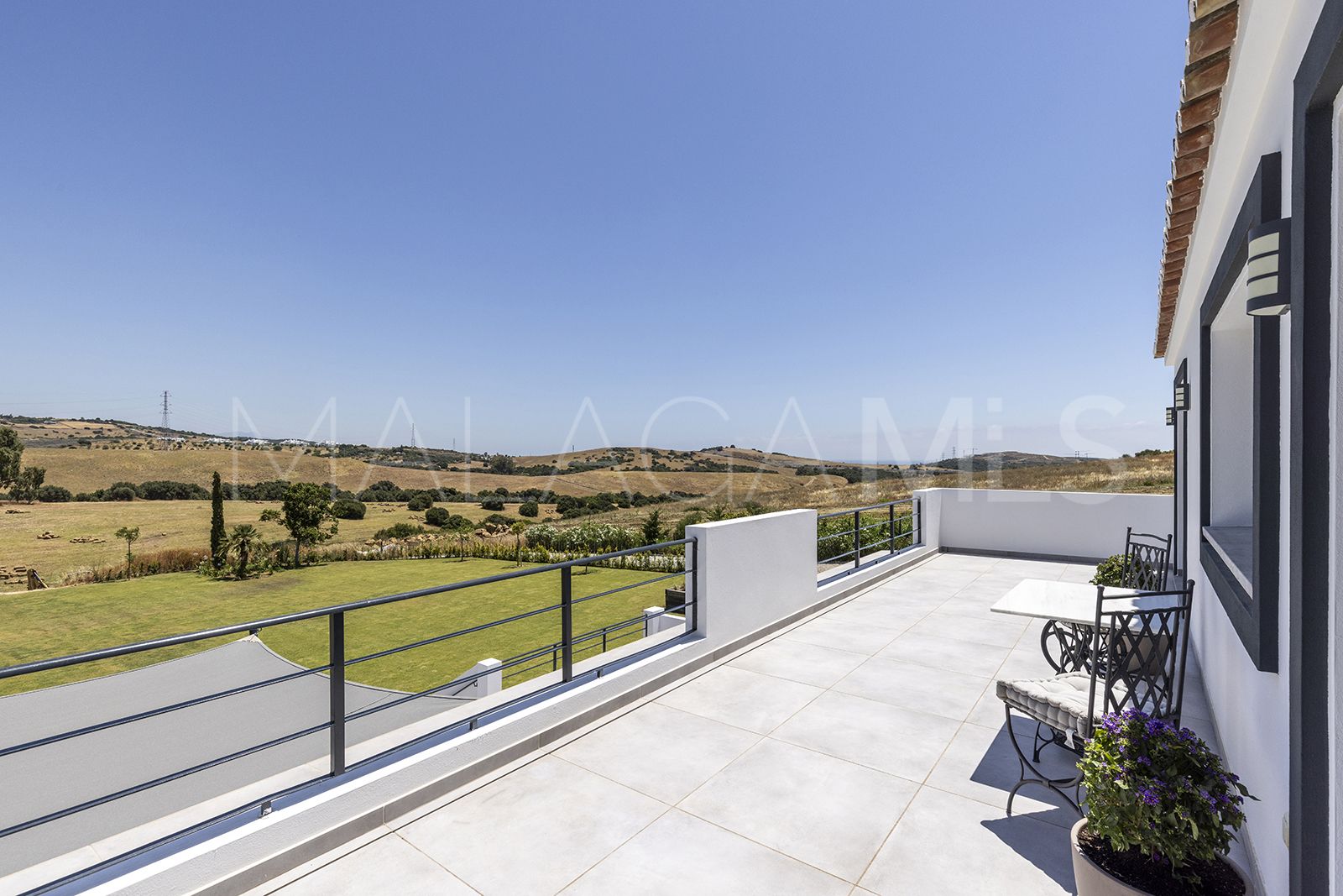 Villa for sale in Casares